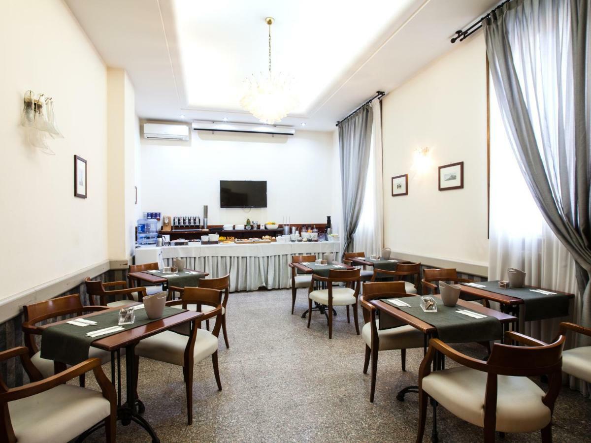 Astoria Deluxe Rooms Bologna Exterior photo
