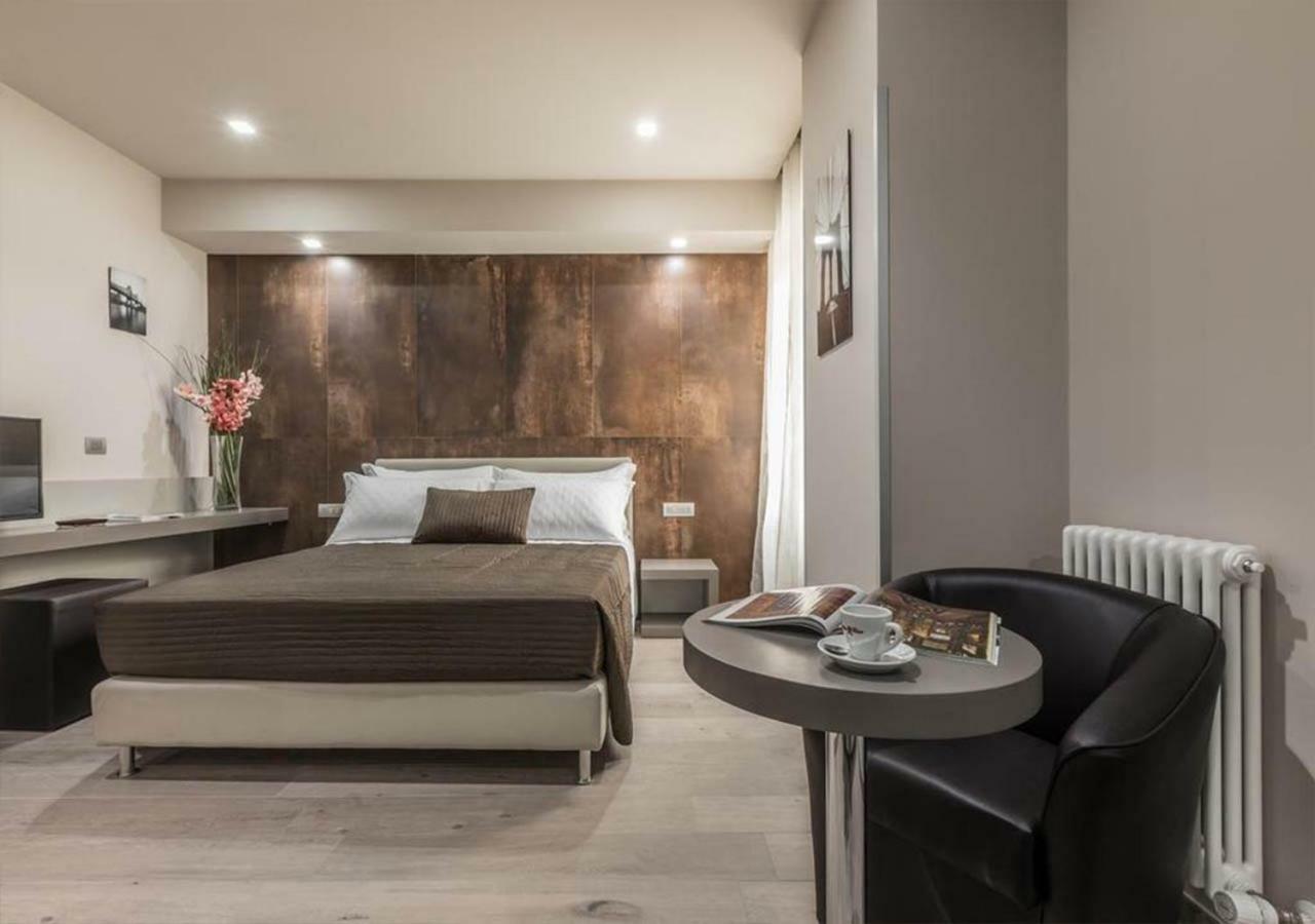 Astoria Deluxe Rooms Bologna Exterior photo